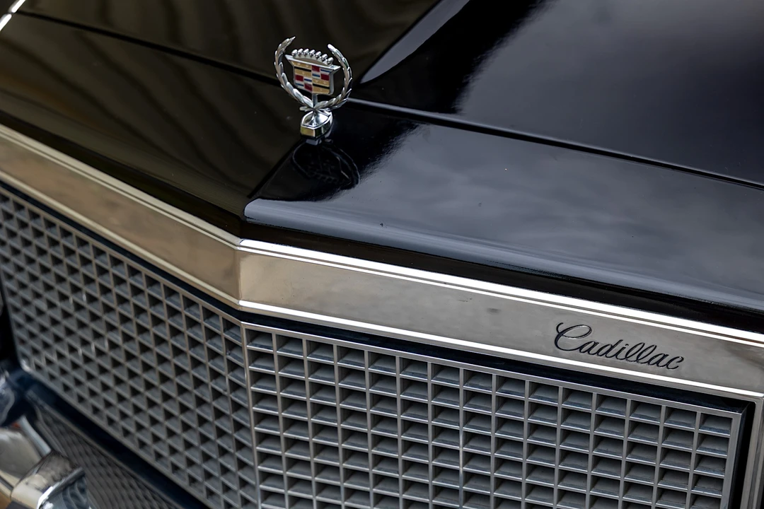 1988 Cadillac Brougham - Image 16 of 31