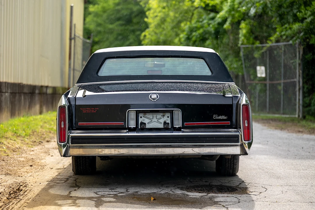 1988 Cadillac Brougham - Image 11 of 31