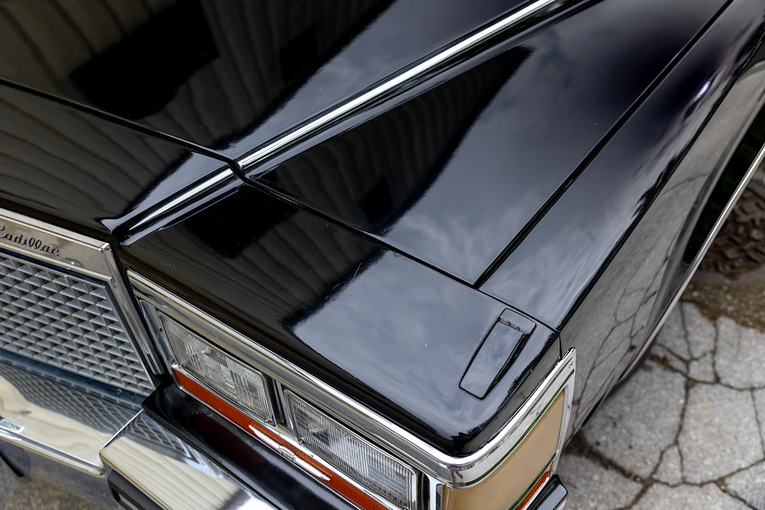 1988 Cadillac Brougham - Image 12 of 31