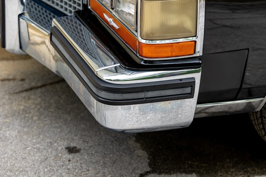1988 Cadillac Brougham - Image 29 of 31
