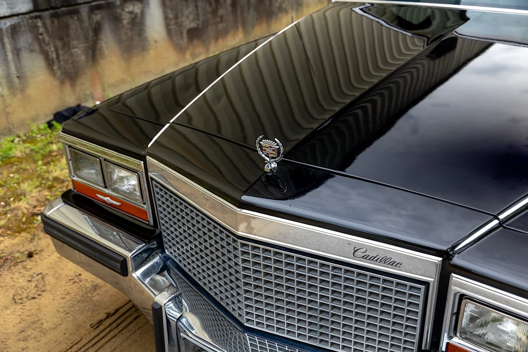 1988 Cadillac Brougham - Image 15 of 31
