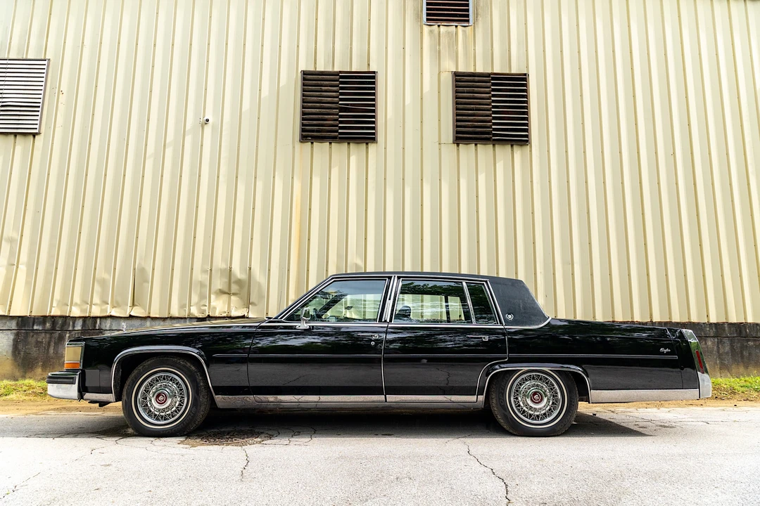 1988 Cadillac Brougham - Image 7 of 31
