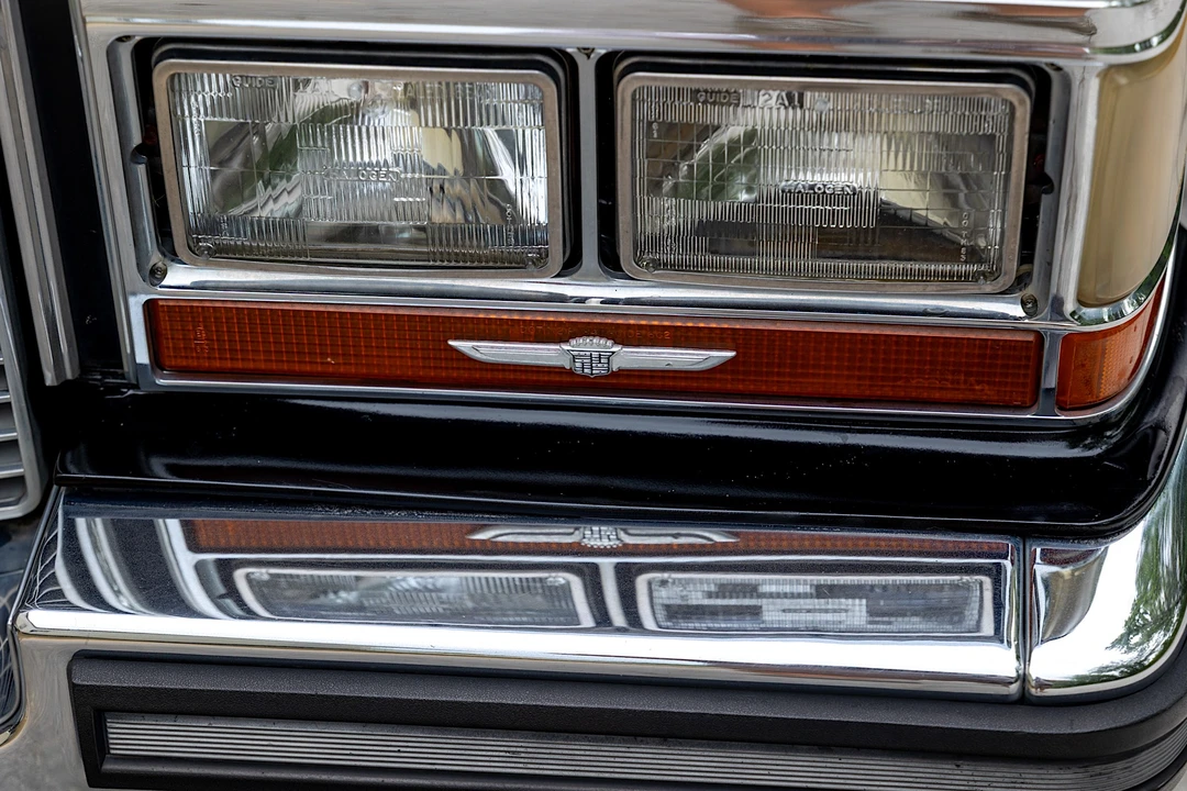 1988 Cadillac Brougham - Image 19 of 31