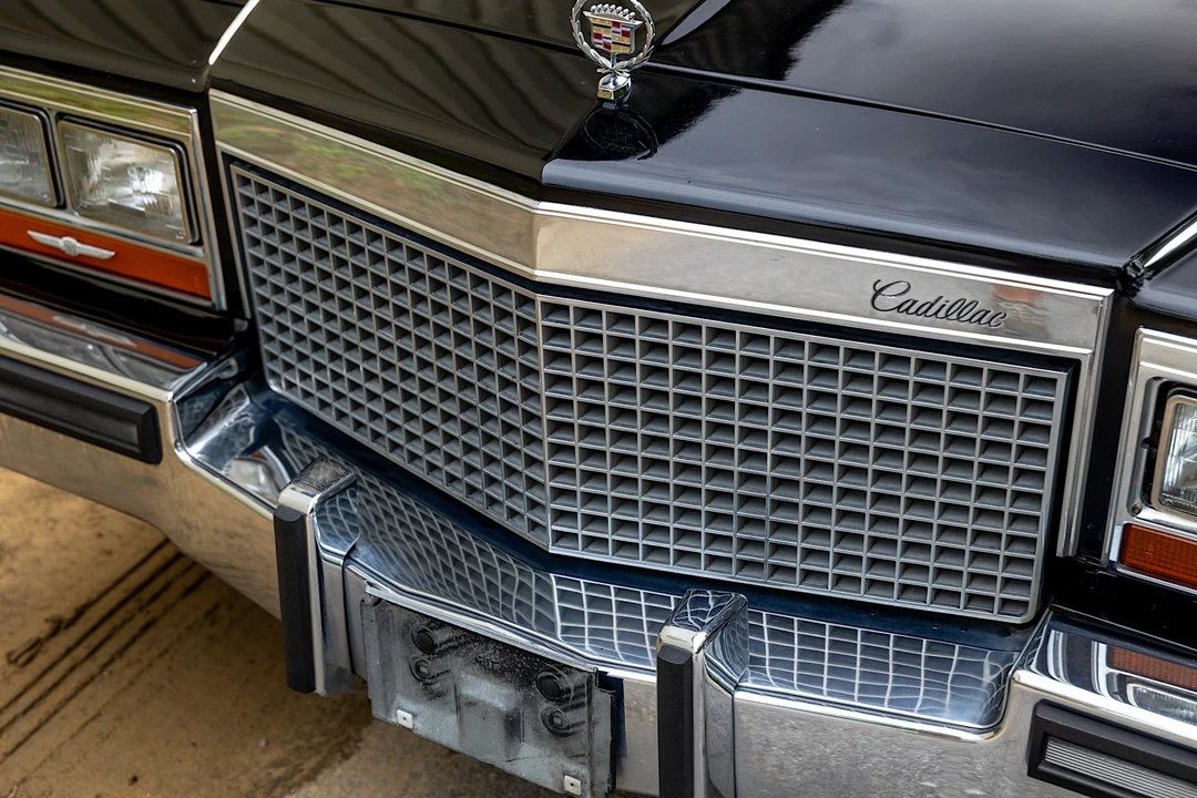 1988 Cadillac Brougham - Image 20 of 31