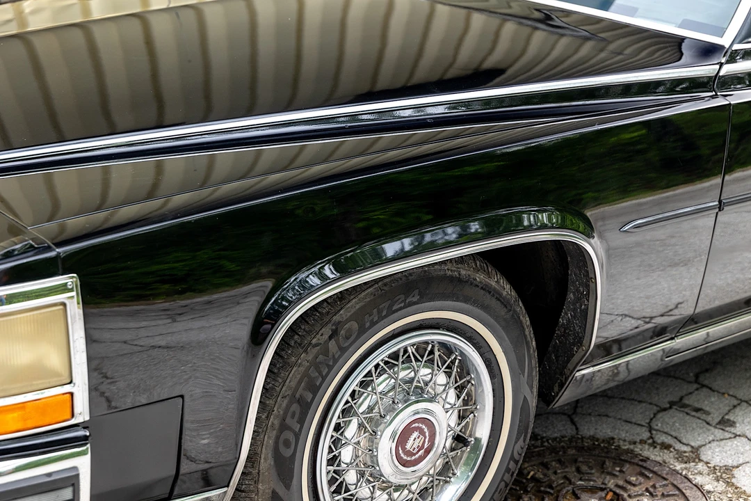 1988 Cadillac Brougham - Image 30 of 31