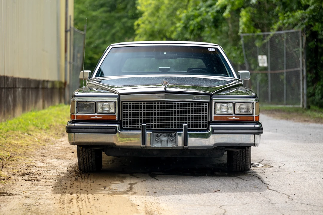 1988 Cadillac Brougham - Image 8 of 31
