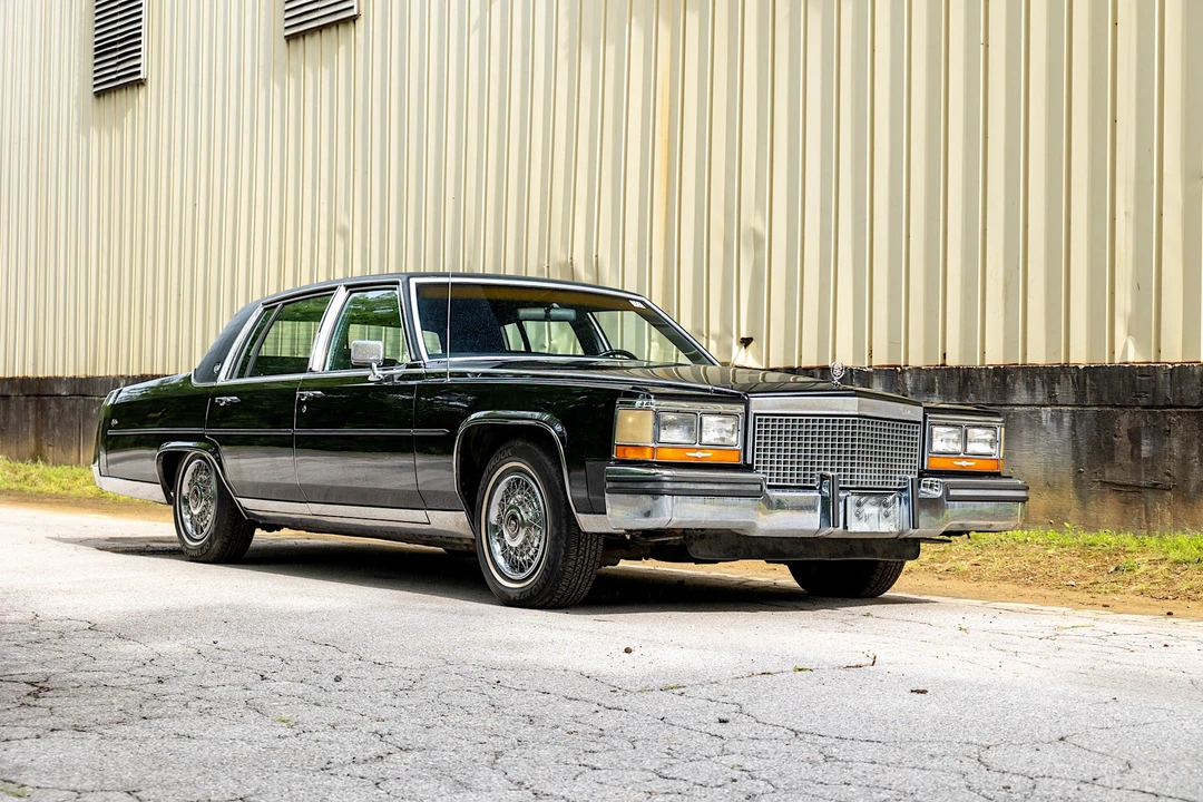 1988 Cadillac Brougham - Image 2 of 31