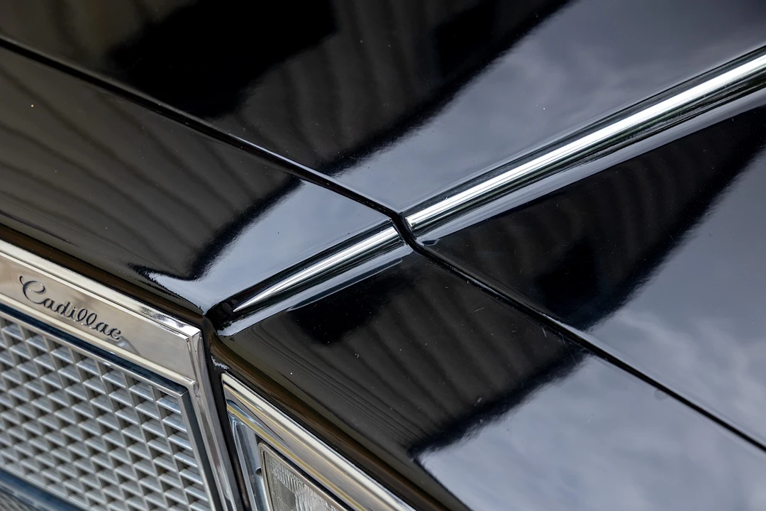 1988 Cadillac Brougham - Image 13 of 31