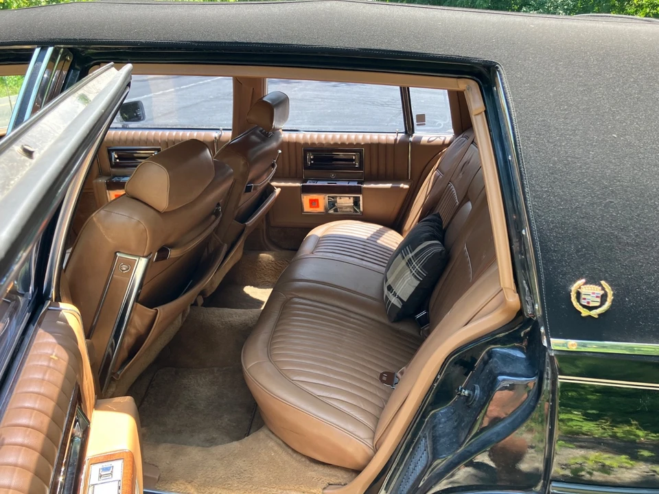 1988 Cadillac Brougham - Image 4 of 12