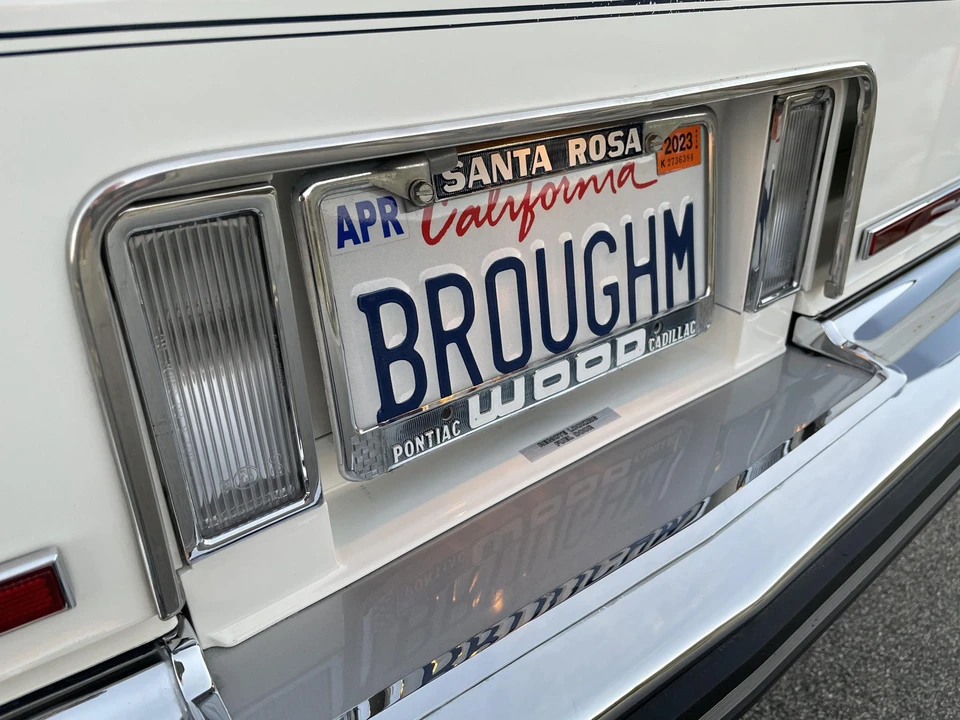 1988 Cadillac Brougham - Image 29 of 31