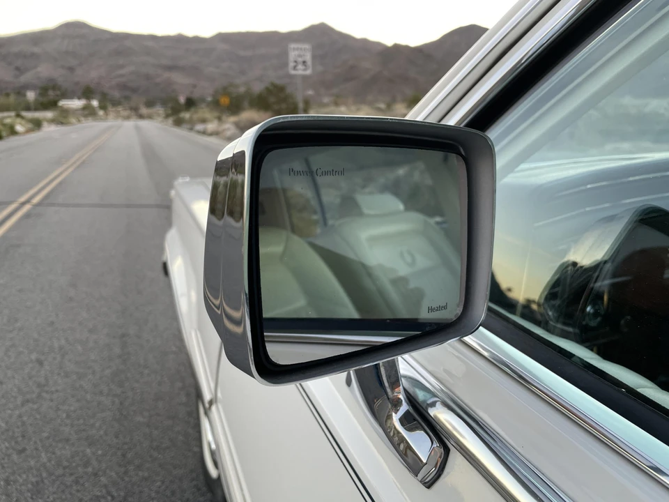 1988 Cadillac Brougham - Image 26 of 31