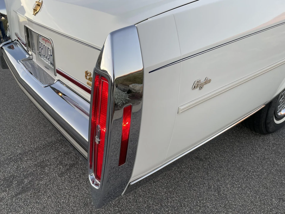 1988 Cadillac Brougham - Image 22 of 31