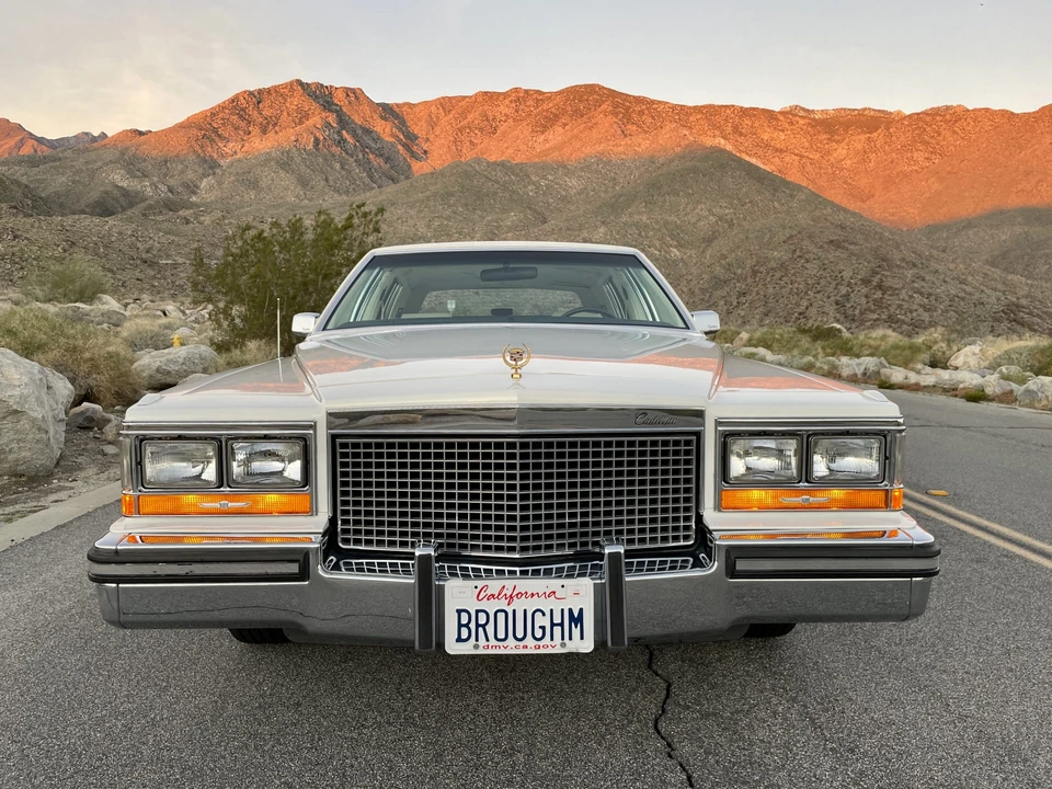 1988 Cadillac Brougham - Image 4 of 31
