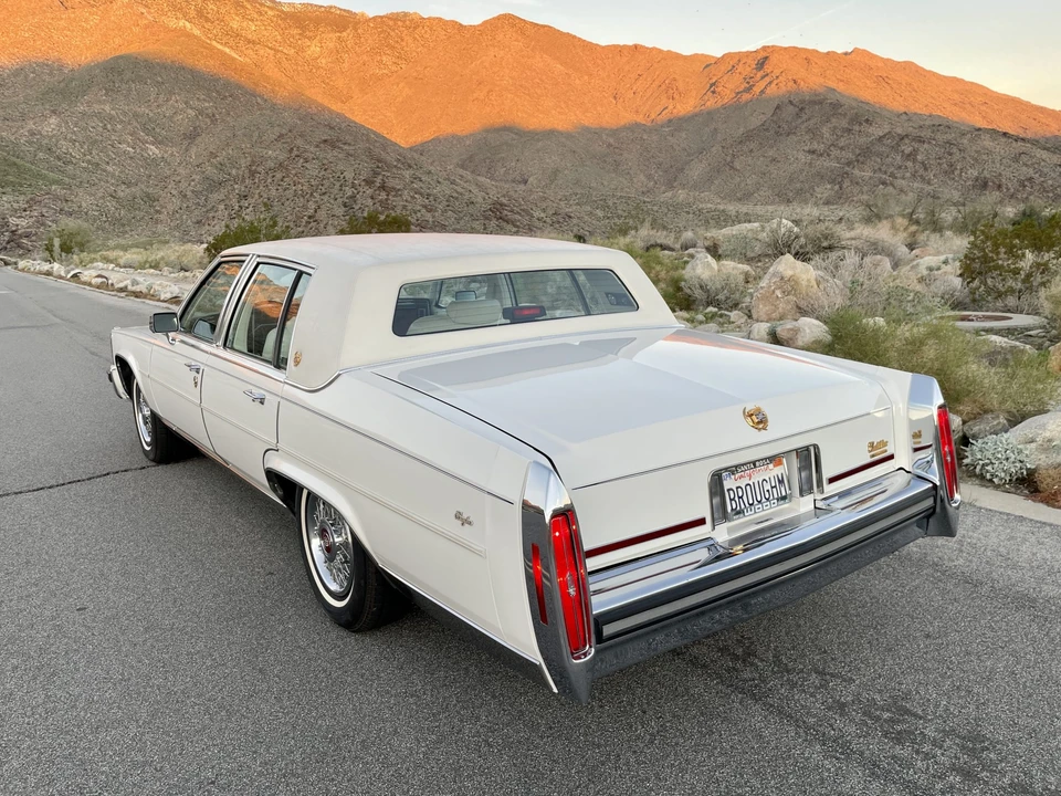 1988 Cadillac Brougham - Image 11 of 31