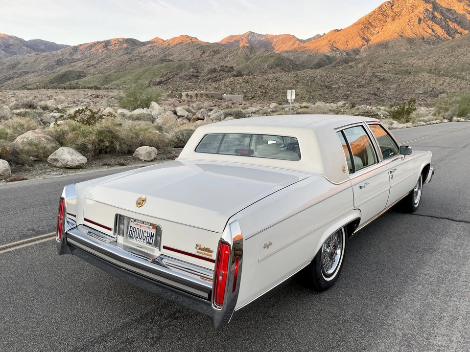1988 Cadillac Brougham - Image 15 of 31