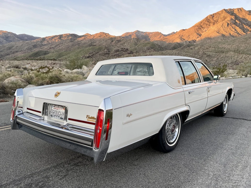 1988 Cadillac Brougham - Image 16 of 31