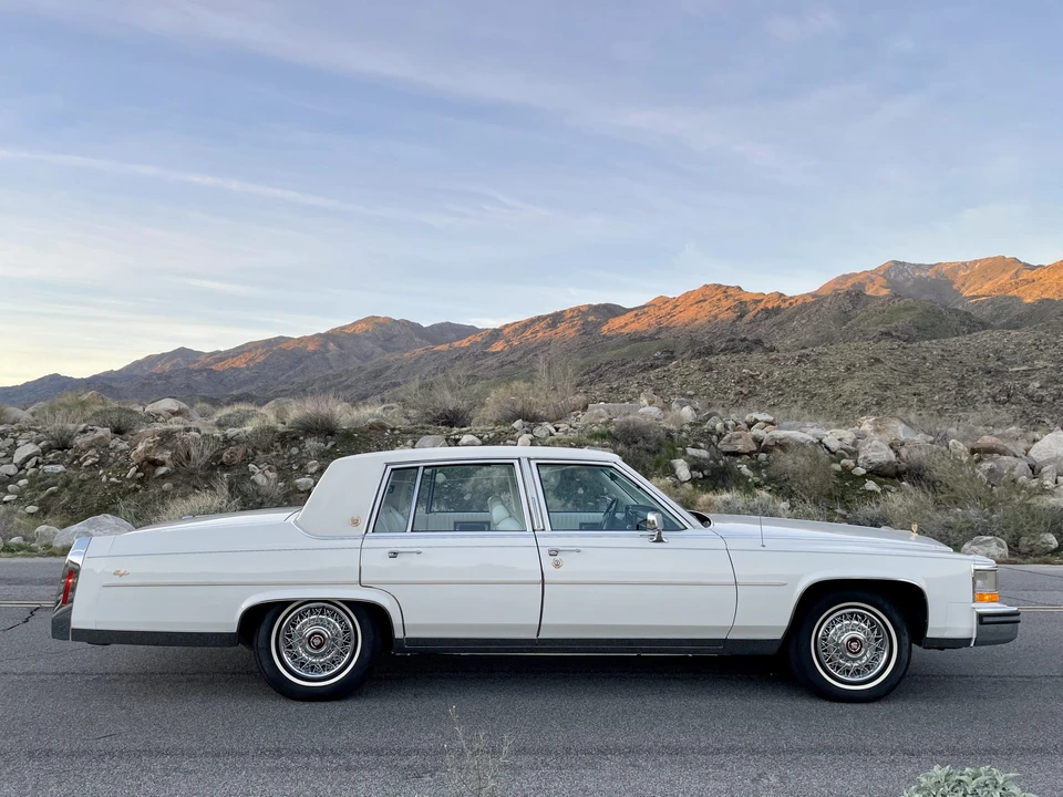 1988 Cadillac Brougham - Image 18 of 31