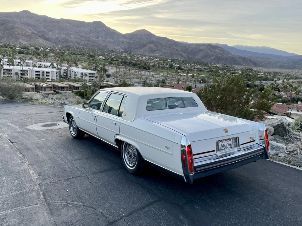 1988 Cadillac Brougham - Image 10 of 31