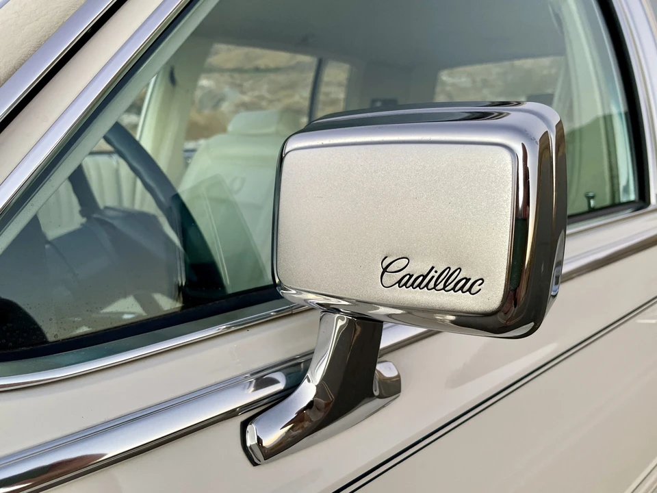 1988 Cadillac Brougham - Image 25 of 31