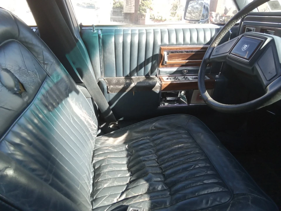 1988 Cadillac Brougham - Image 16 of 21