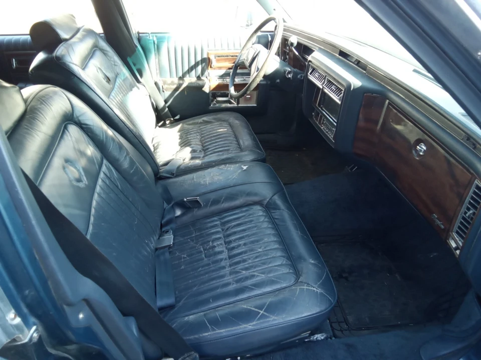 1988 Cadillac Brougham - Image 13 of 21