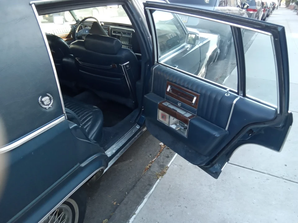1988 Cadillac Brougham - Image 10 of 21