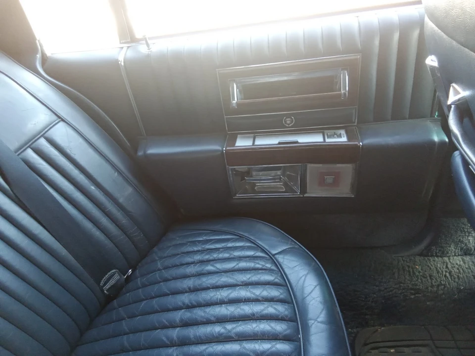 1988 Cadillac Brougham - Image 15 of 21