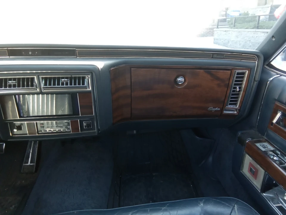 1988 Cadillac Brougham - Image 20 of 21