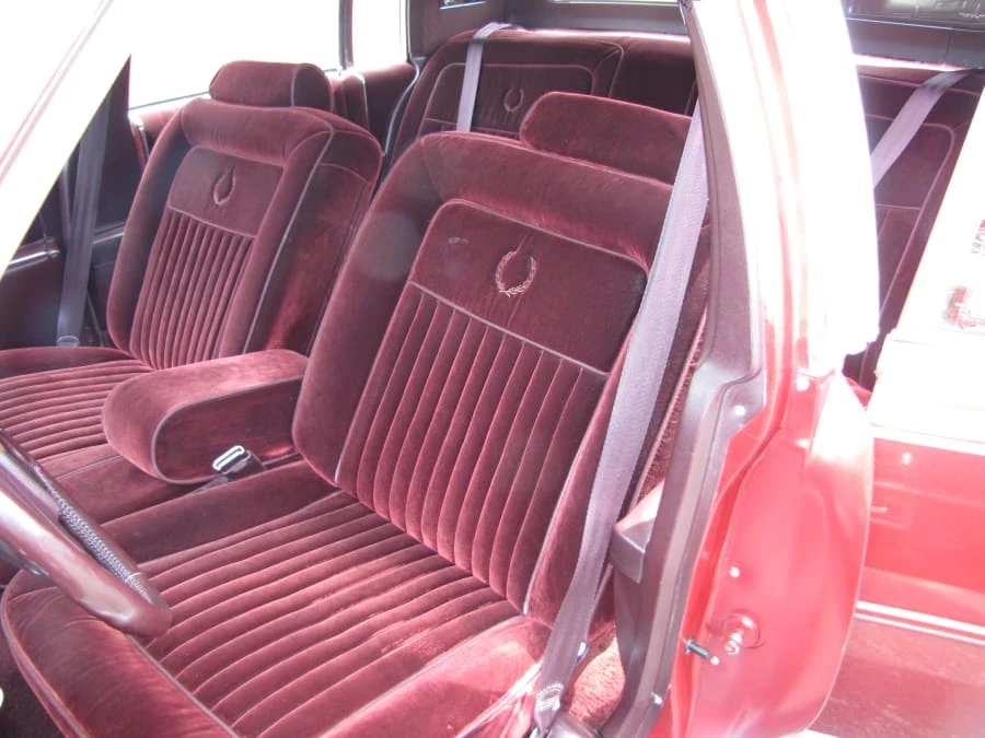 1988 Cadillac Brougham - Image 4 of 8