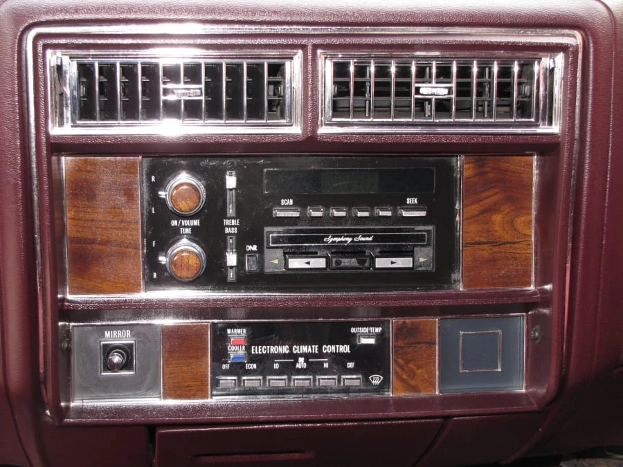 1988 Cadillac Brougham - Image 5 of 8