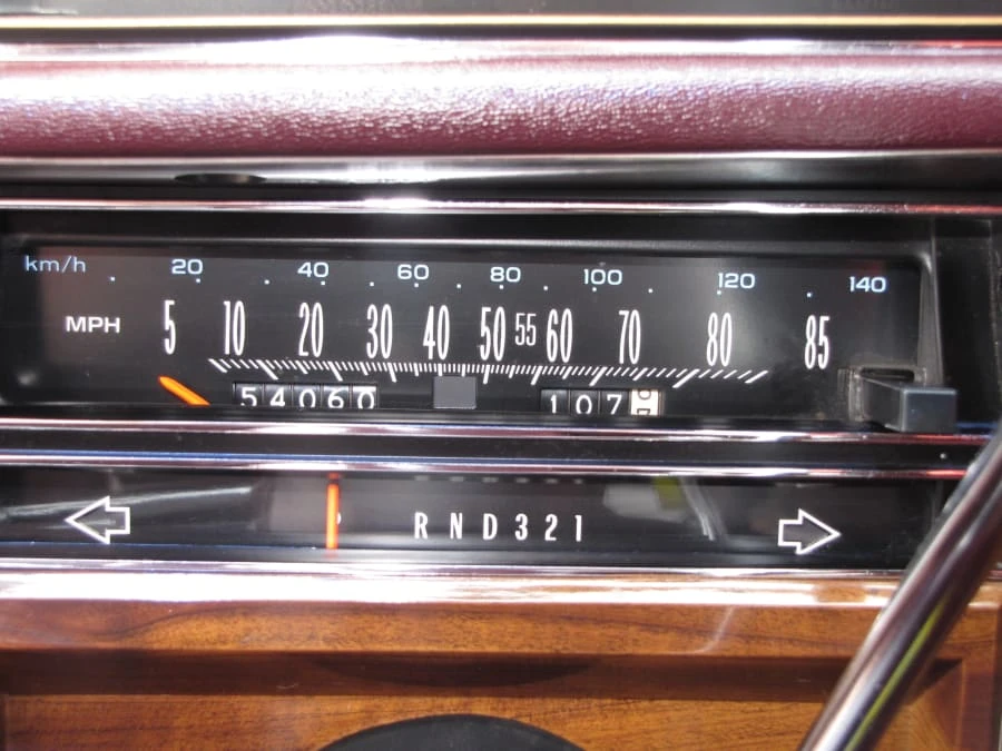 1988 Cadillac Brougham - Image 6 of 8