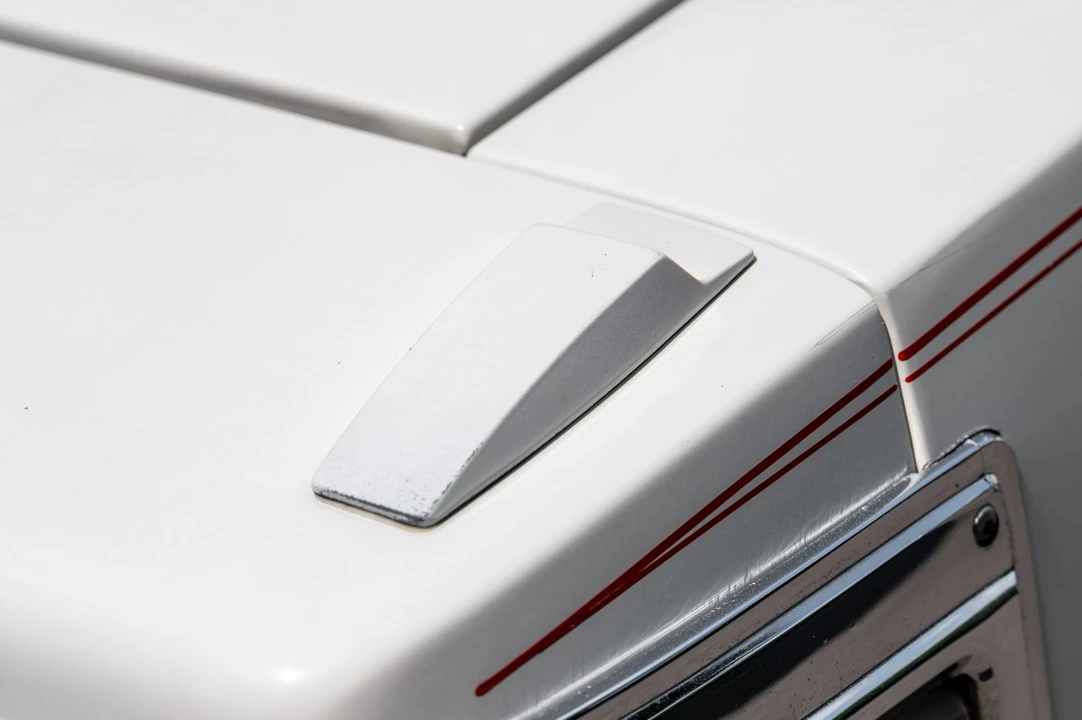 1988 Cadillac Brougham - Image 25 of 31