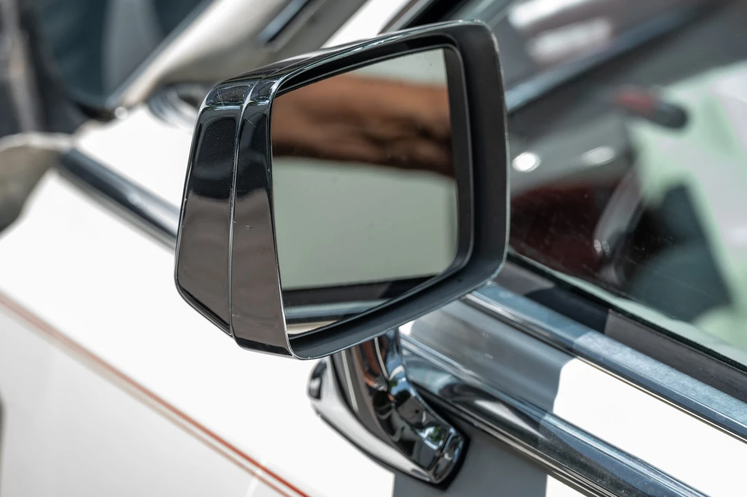 1988 Cadillac Brougham - Image 27 of 31