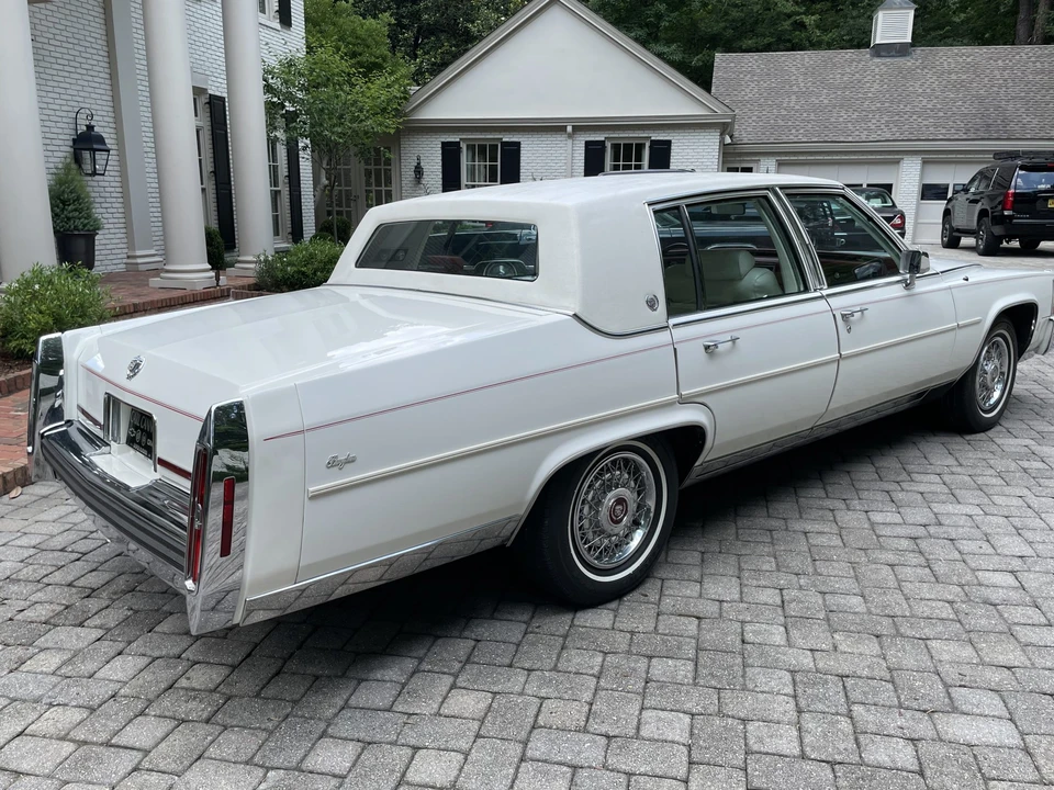 1988 Cadillac Brougham - Image 5 of 31
