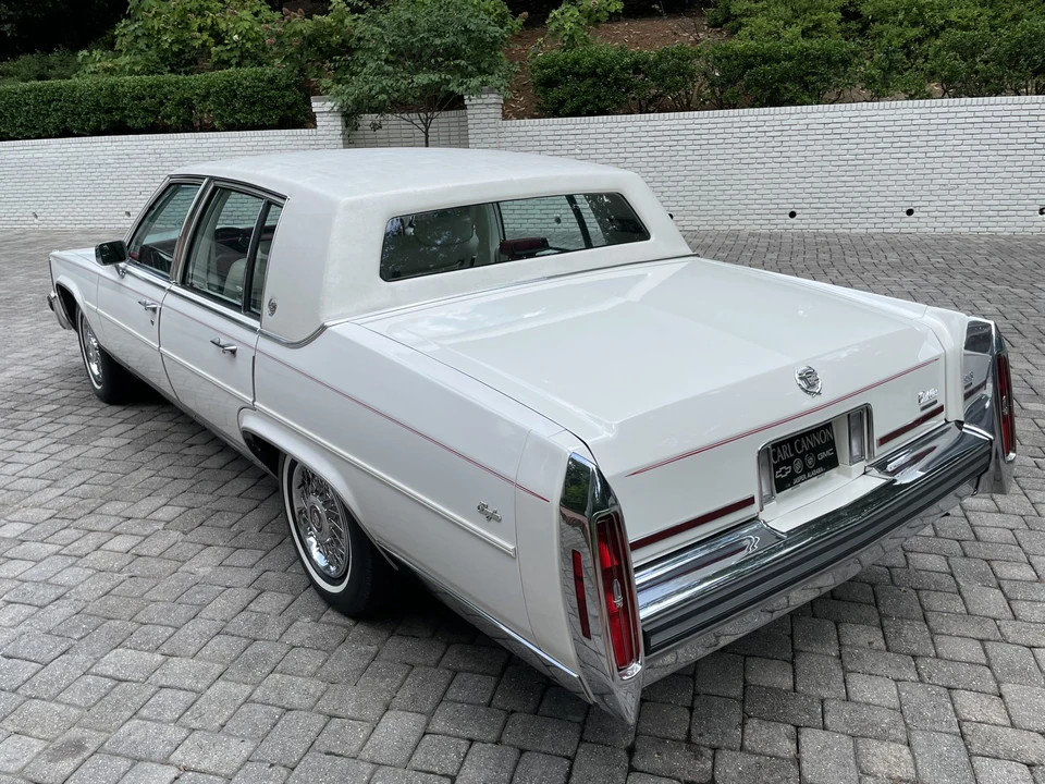 1988 Cadillac Brougham - Image 4 of 31