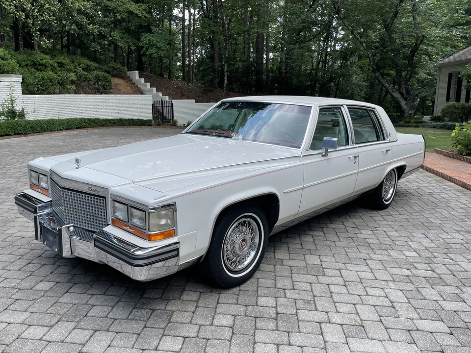 1988 Cadillac Brougham - Image 3 of 31