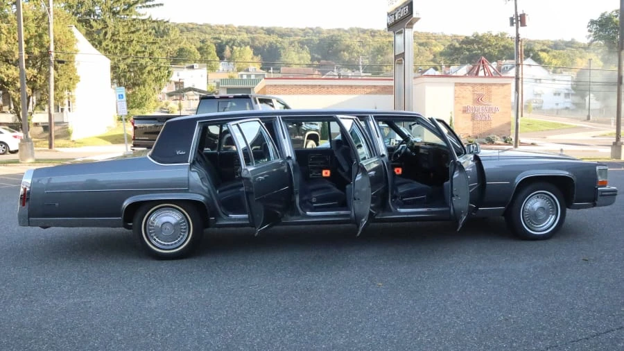 1988 Cadillac Brougham - Image 5 of 6