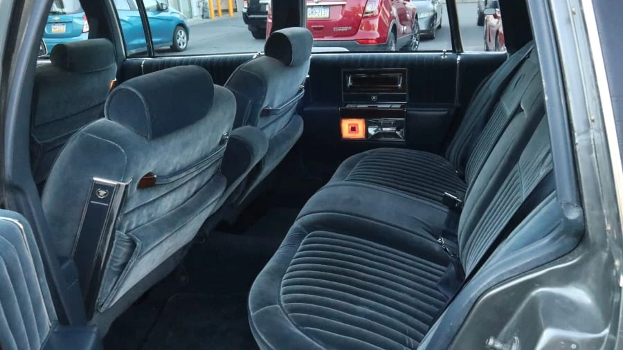1988 Cadillac Brougham - Image 4 of 6