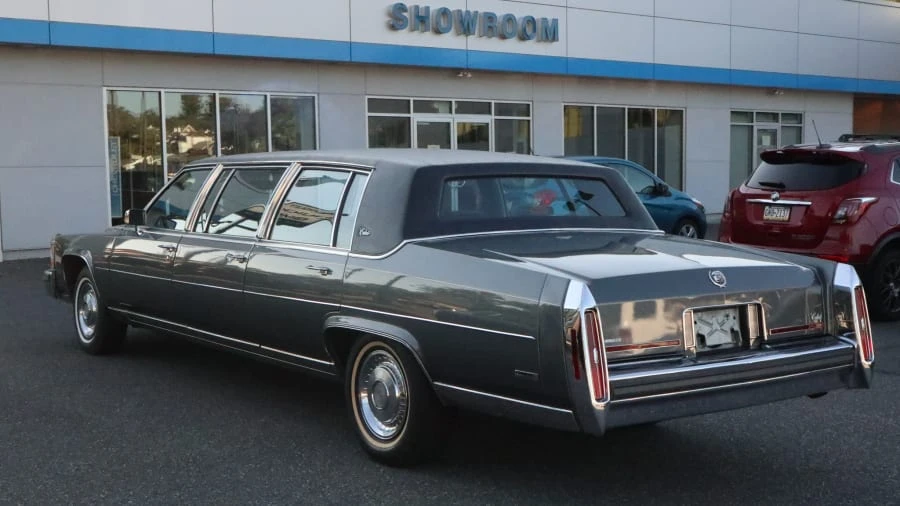 1988 Cadillac Brougham - Image 2 of 6
