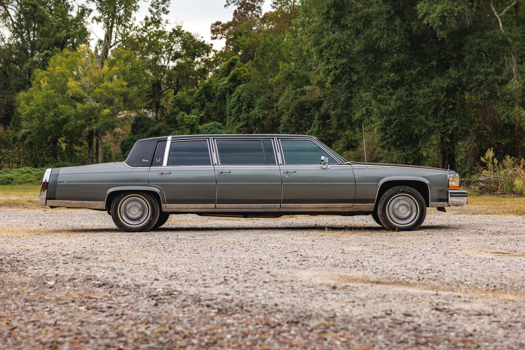 1988 Cadillac Brougham - Image 6 of 31
