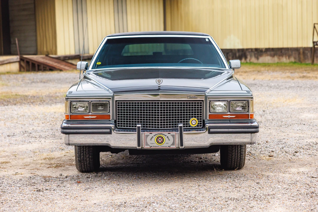 1988 Cadillac Brougham - Image 7 of 31