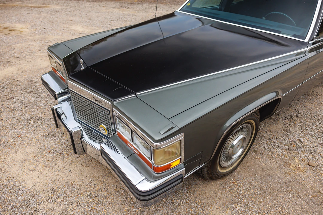 1988 Cadillac Brougham - Image 20 of 31
