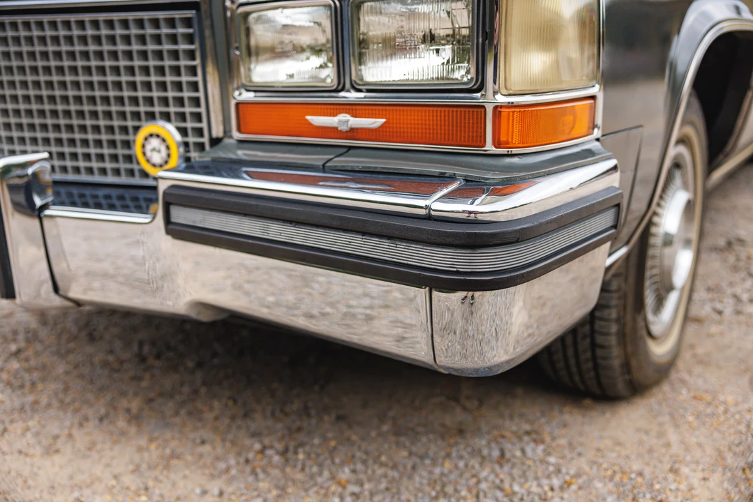 1988 Cadillac Brougham - Image 18 of 31
