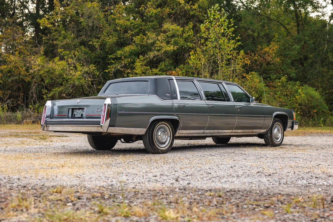 1988 Cadillac Brougham - Image 7 of 31
