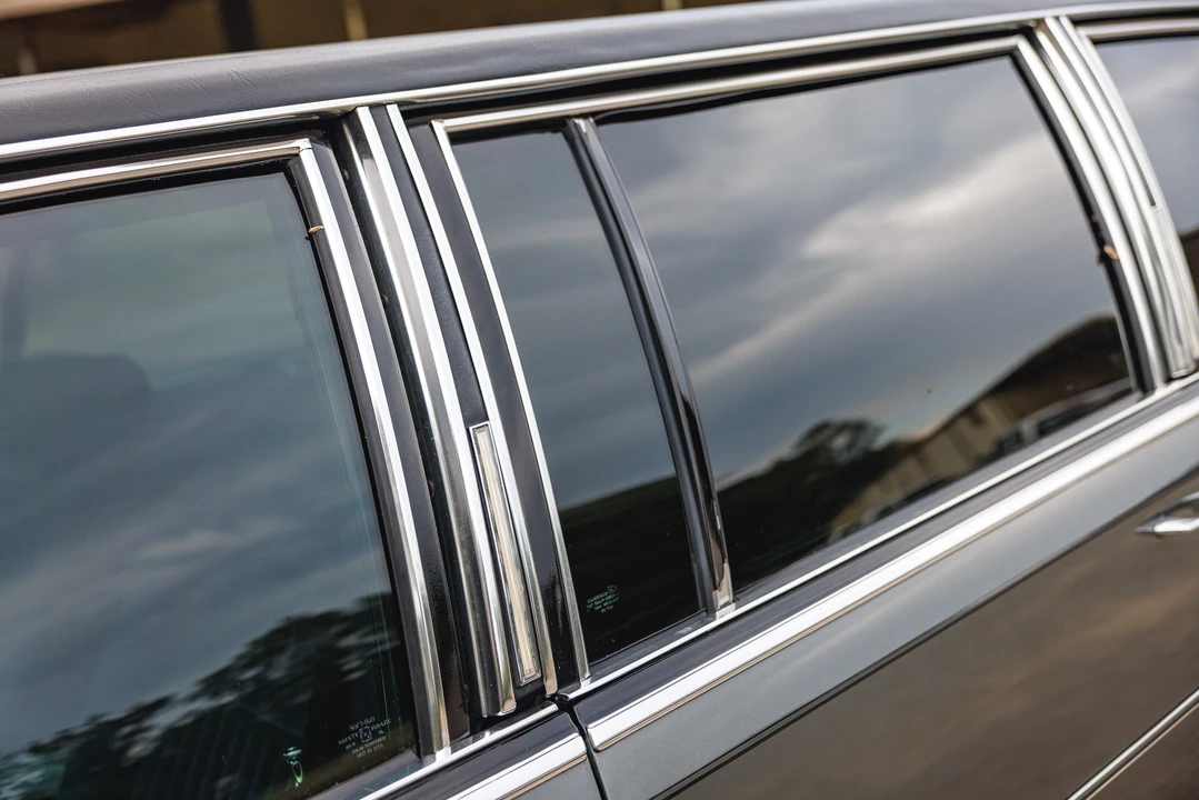 1988 Cadillac Brougham - Image 31 of 31