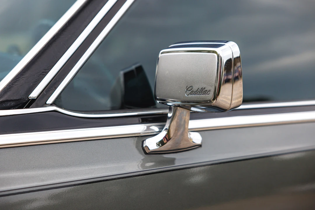 1988 Cadillac Brougham - Image 29 of 31