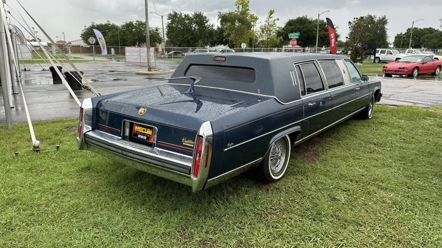1988 Cadillac Brougham - Image 2 of 5