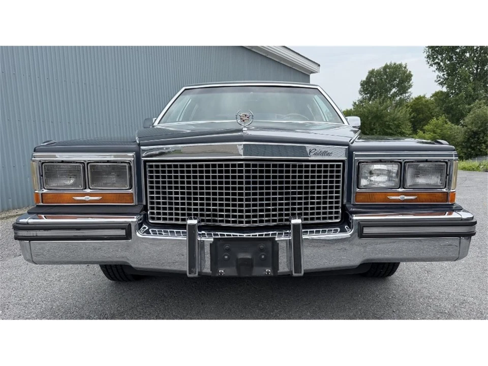 1988 Cadillac Brougham - Image 7 of 31