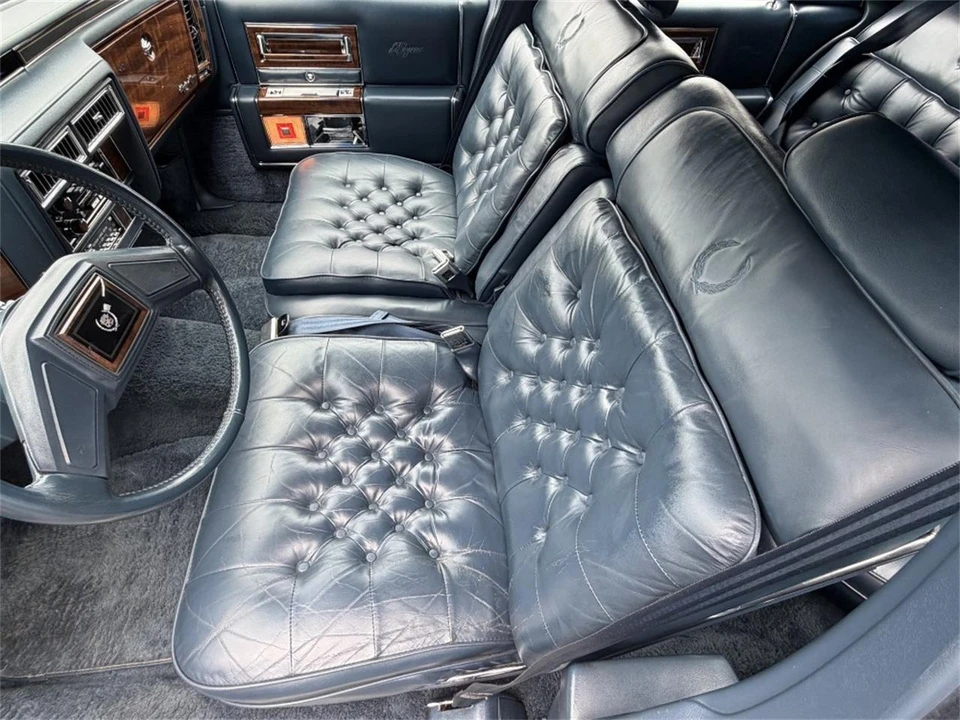1988 Cadillac Brougham - Image 29 of 31
