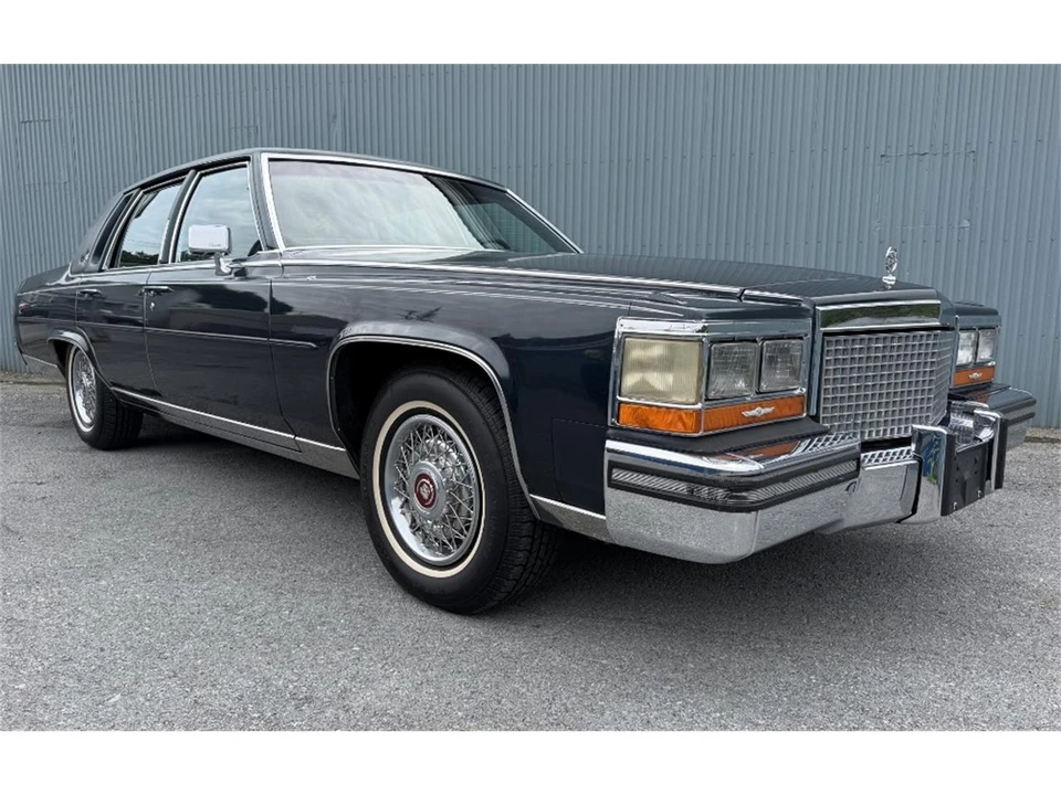 1988 Cadillac Brougham - Image 8 of 31